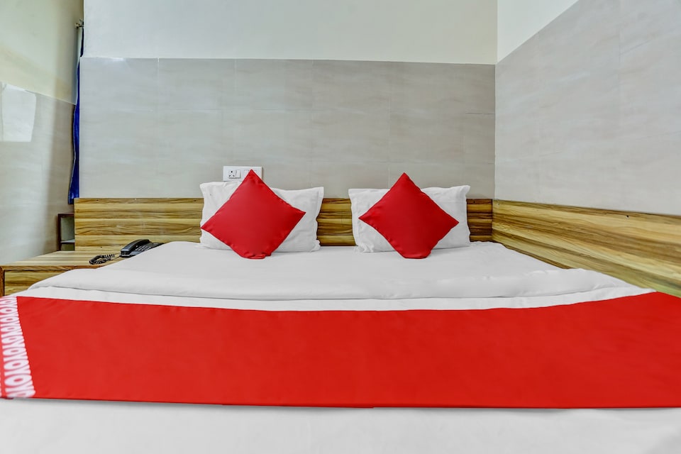 OYO Ooak Knowledge Park Near Pvr Ansal Plaza Greater Noida, Greater Noida, Noida