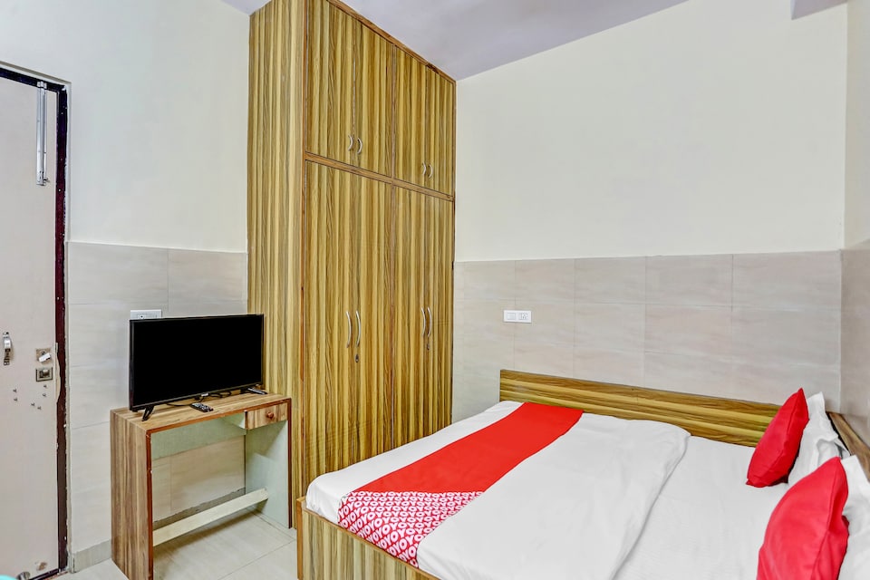 OYO Ooak Knowledge Park Near Pvr Ansal Plaza Greater Noida, Greater Noida, Noida