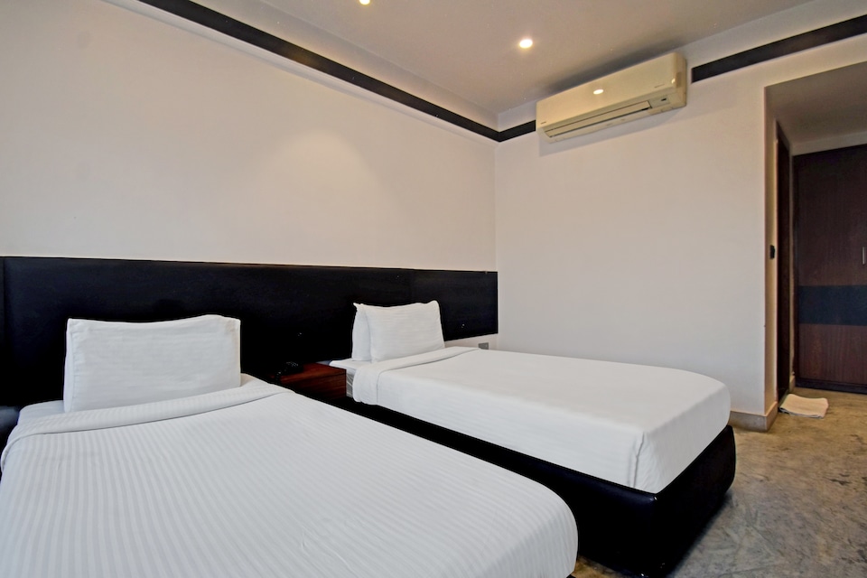 Townhouse OAK Dee Empresa, Esplanade Kolkata, कोलकाता