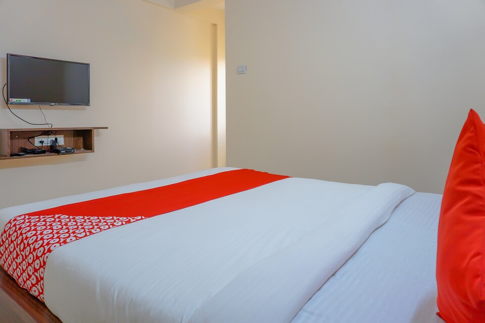 OYO Omkar Executive, Shikrapur, Pune