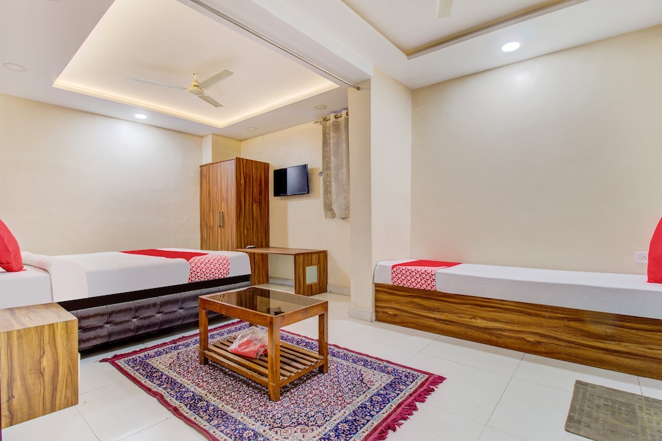 OYO Hotel Radhika, Nashik, Nashik