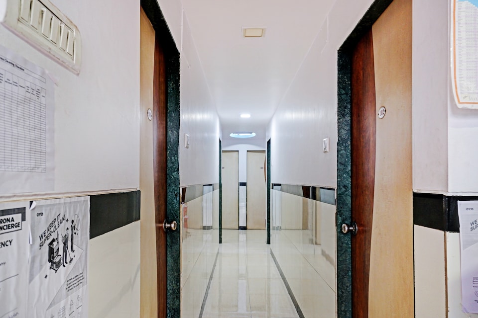 OYO 81635 Silver Hotel, Swargate Pune, Pune