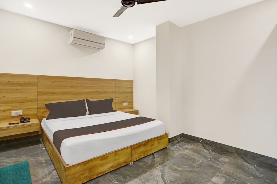 OYO 81641 Collection O Hotel A1 Residency, Anand Vihar Delhi, Delhi