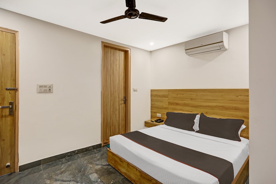 OYO 81641 Collection O Hotel A1 Residency, Anand Vihar Delhi, Delhi