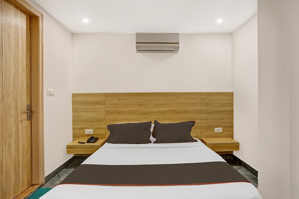 OYO 81641 Collection O Hotel A1 Residency, Anand Vihar Delhi, Delhi