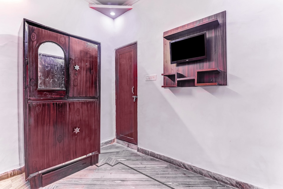 Hotel O Royal Residency Hotel , Gomti Nagar Lucknow, Lucknow