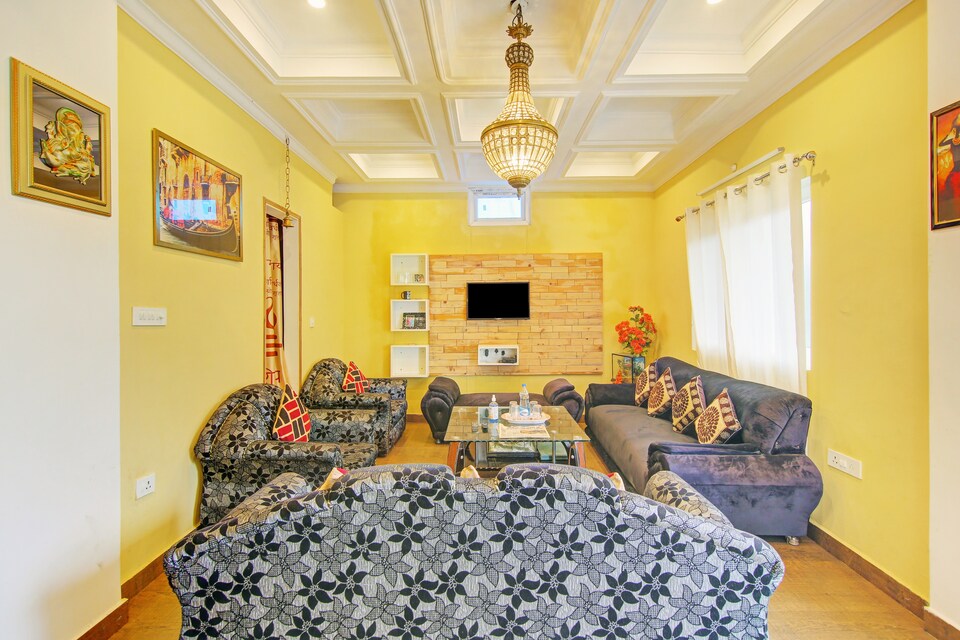 OYO Home 81655 Classic Valley View Home, Picture palace Mussoorie, Mussoorie