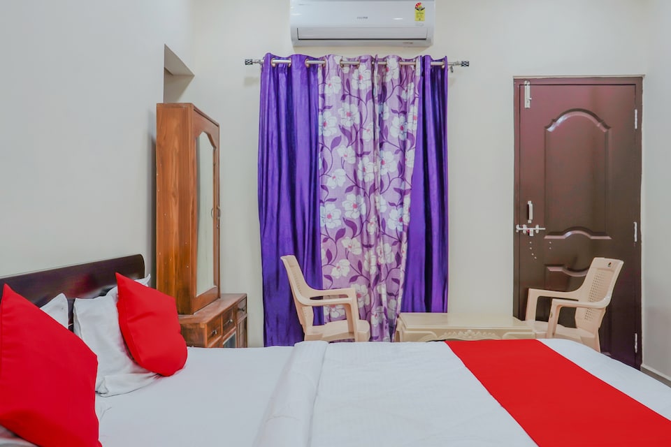OYO Flagship 81660 Hotel Sunrise, Airport Road - Raipur, Raipur