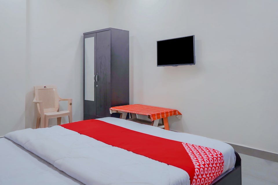 OYO Flagship 81660 Hotel Sunrise, Airport Road - Raipur, Raipur