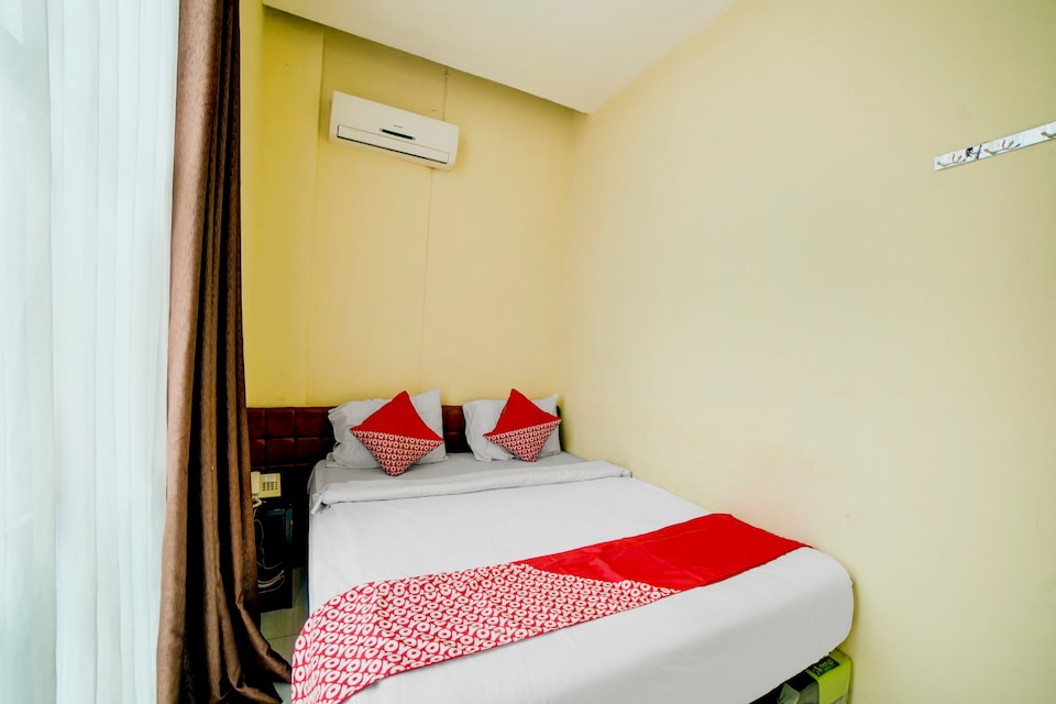Hotel O Wesly House, Medan, Medan