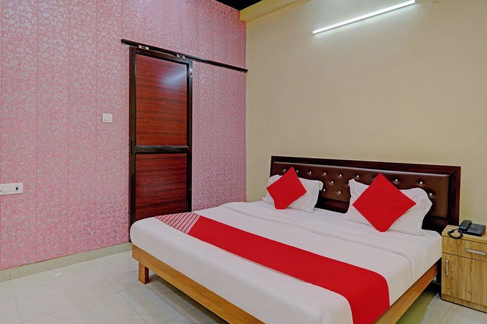 OYO 81678 Hotel Golden Inn, Alambagh Lucknow, Lucknow