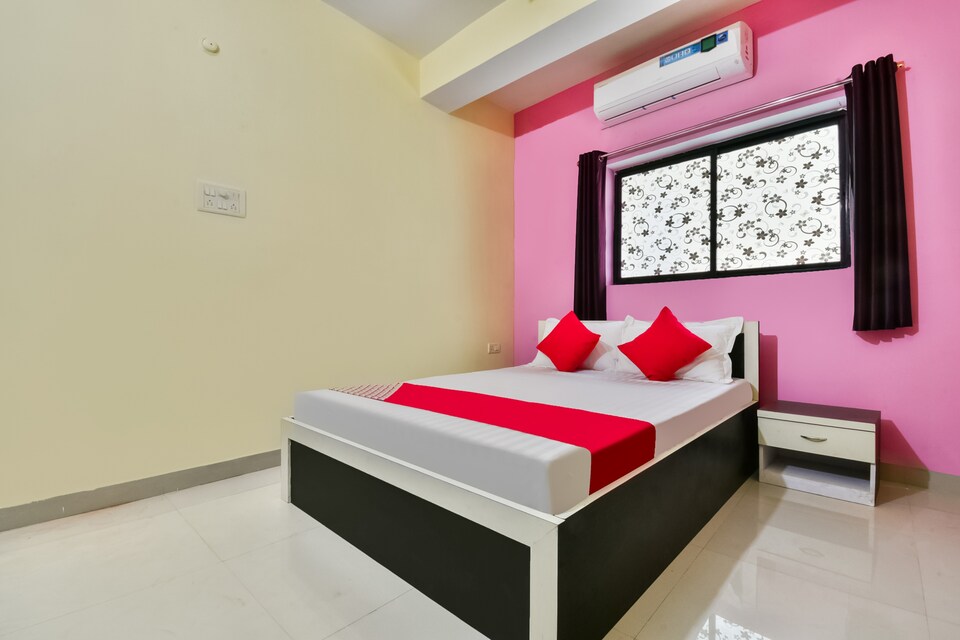 live on PAT931, Bailey Road, Patna