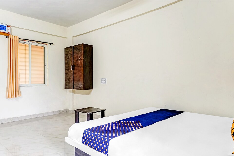 SPOT ON 81689 New Saiba Lodging, Bavdhan Pune, Pune