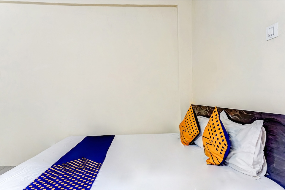 SPOT ON 81689 New Saiba Lodging, Bavdhan Pune, Pune