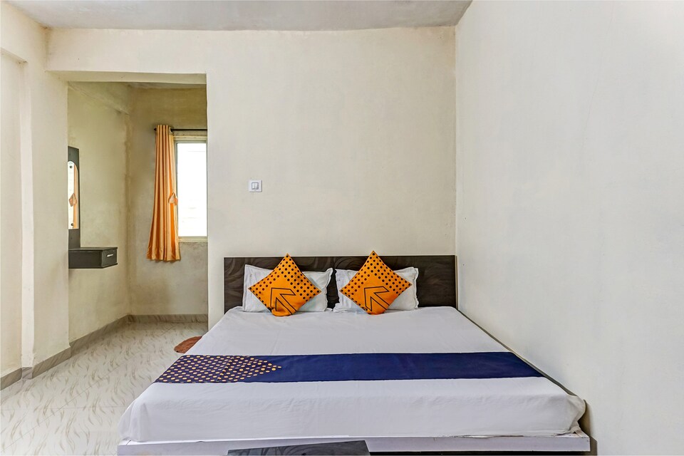 SPOT ON 81689 New Saiba Lodging, Bavdhan Pune, Pune