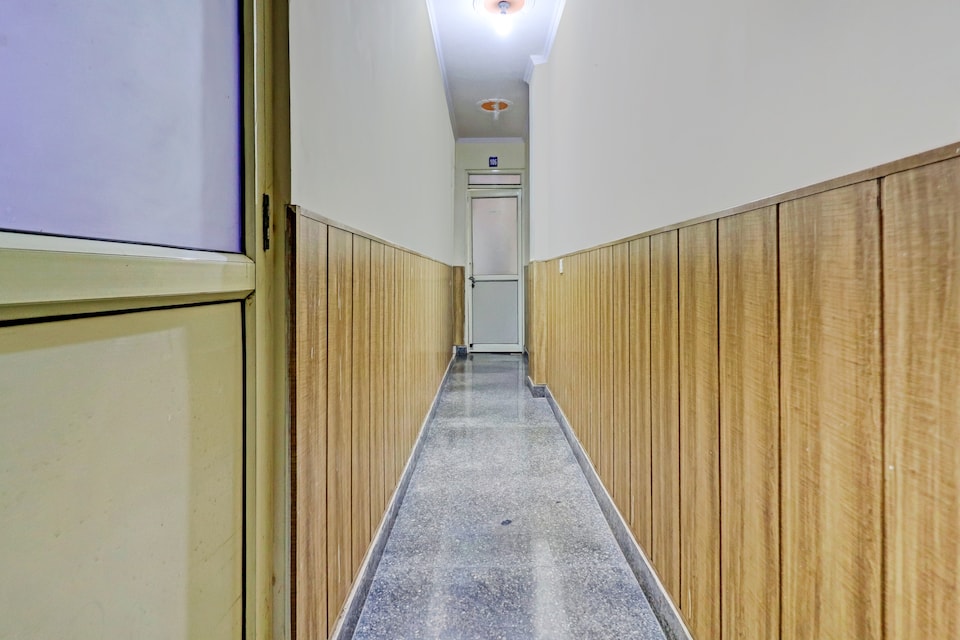 HOTEL O SKYLINE STAY HAPPY. , Anand Vihar Delhi, Delhi