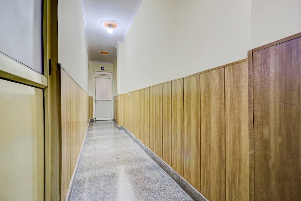 HOTEL O SKYLINE STAY HAPPY. , Anand Vihar Delhi, Delhi