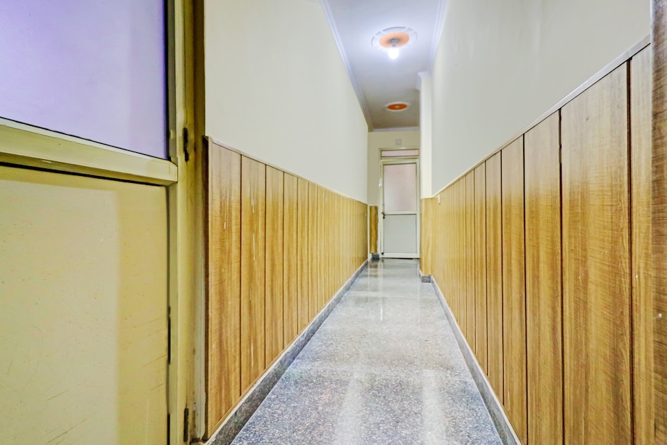 HOTEL O SKYLINE STAY HAPPY. , Anand Vihar Delhi, Delhi