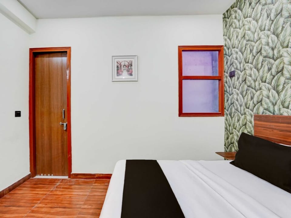 HOTEL O SKYLINE STAY HAPPY. , Anand Vihar Delhi, Delhi