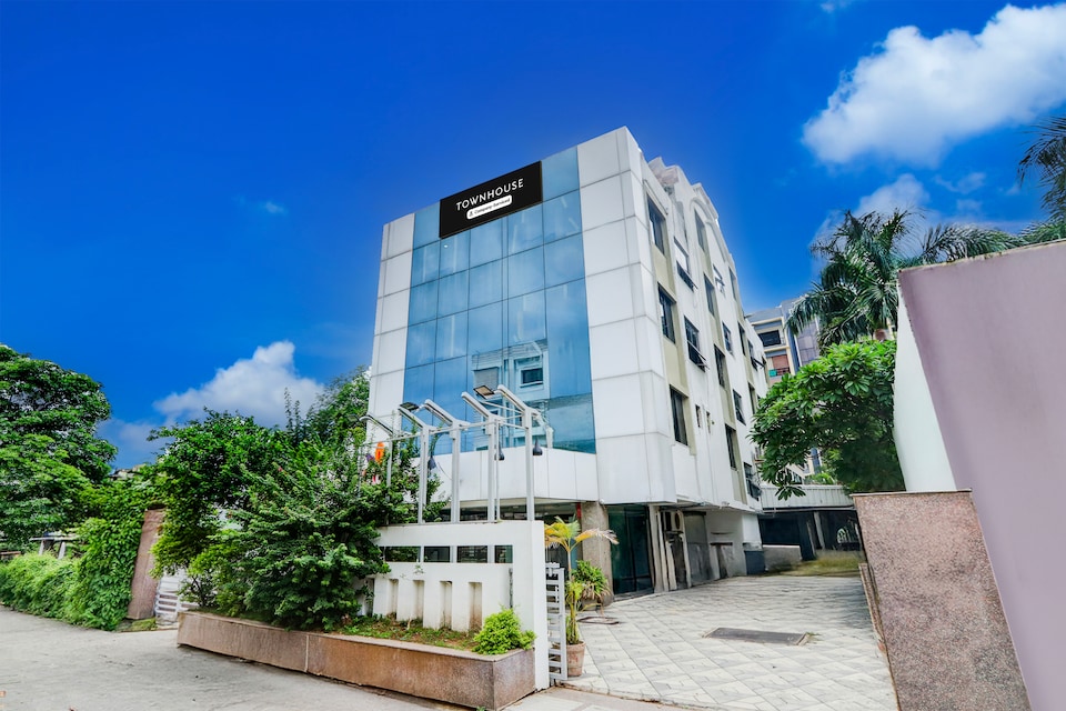 Townhouse Nagpur Airport Formerly Flora Inn, Nagpur Airport, Nagpur