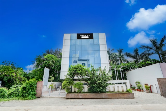 Townhouse Nagpur Airport Formerly Flora Inn