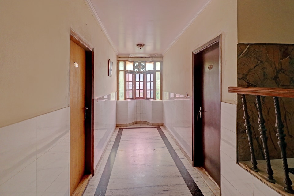 Hotel O Singh Continental, Karol Bagh Delhi, Delhi