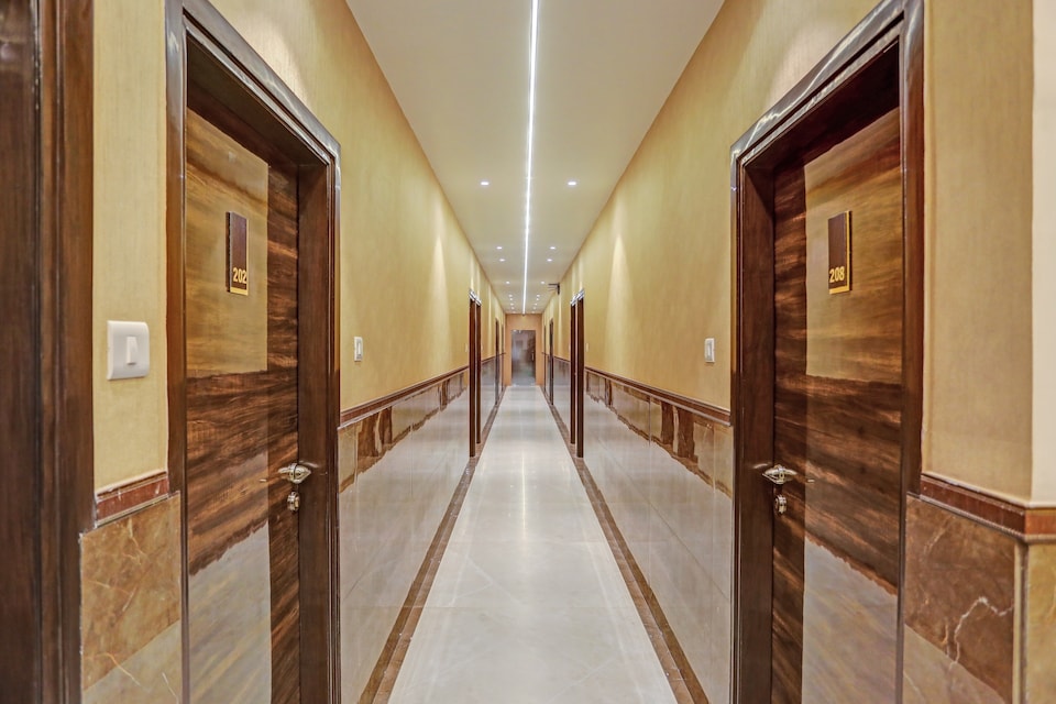 Hotel Maya Crystal, Barra Kanpur, Kanpur