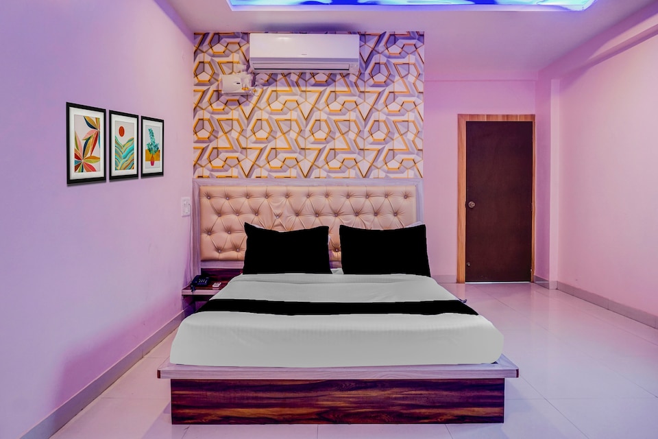 Super Collection O Manjari - Mundhwa Road Formerly 7 Treats, Mundhwa, Pune