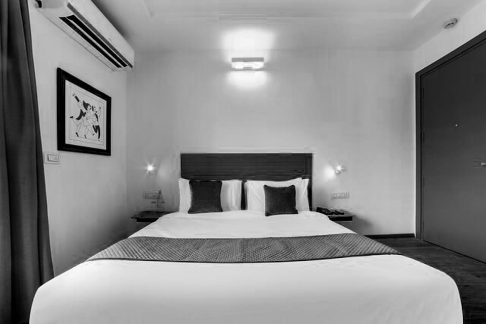 OYO Townhouse 448 Corporate Inn, Sohna Road, Gurgaon