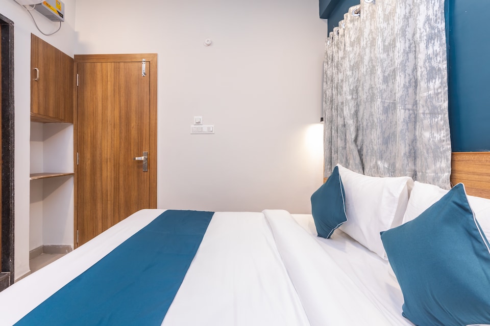 OYO Collection O 81793 Hotel Staywell, Vijay Nagar Indore, Indore