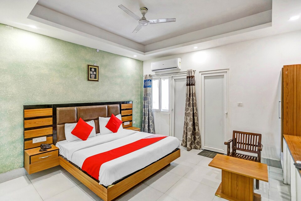 LIVE AS NOD324, Noida City, Noida