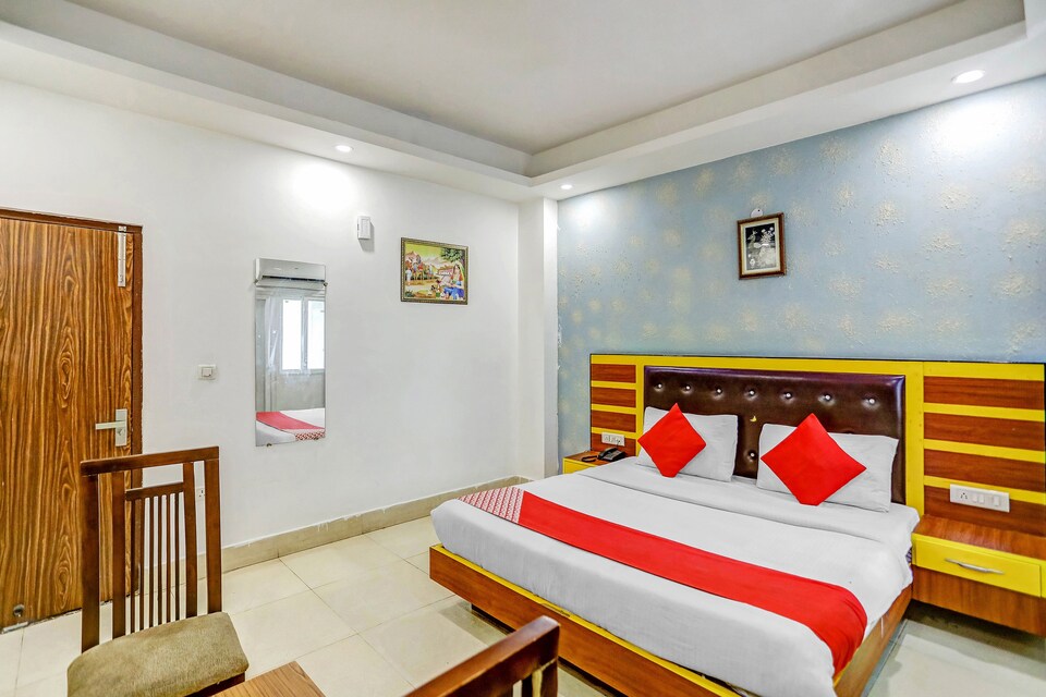 LIVE AS NOD324, Noida City, Noida