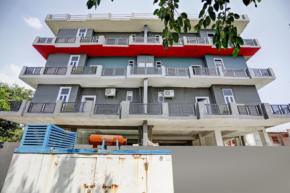 Hotel O Noida Grand, Noida Expressway SEZ, Noida