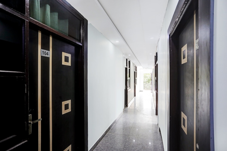 Hotel O Noida Grand, Noida Expressway SEZ, Noida
