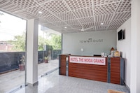 Hotel O Noida Grand