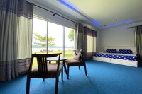 OYO Home 90319 Ambong Bay Resthouse Homes