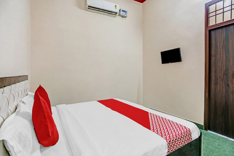 OYO 81826 Hotel Town Inn & Restaurant, Meerut, Meerut