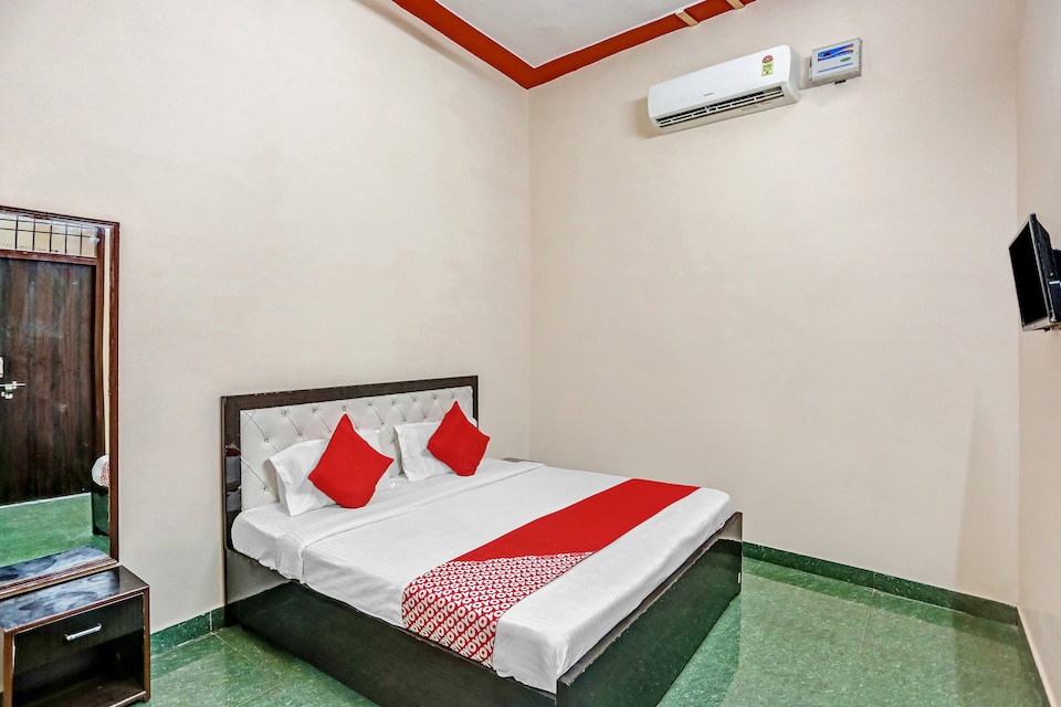 OYO 81826 Hotel Town Inn & Restaurant, Meerut, Meerut