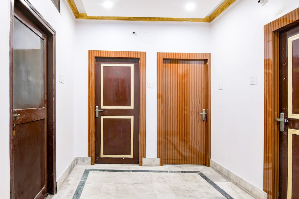Hotel O Continental Restuarant & Cafe, VIP Road Kolkata, कोलकाता