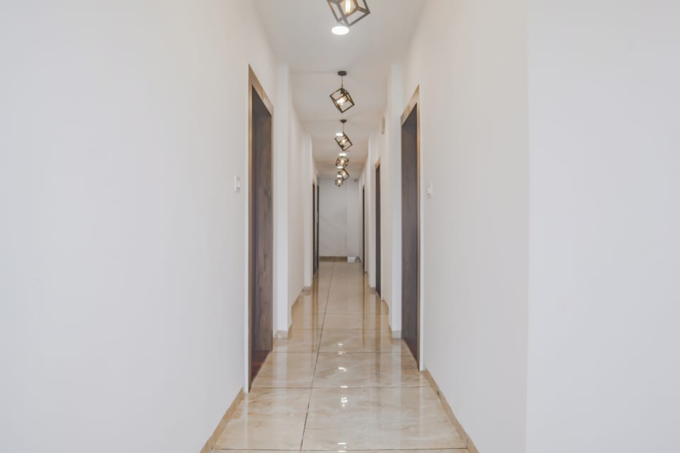 Capital O 81830 Hotel Right Choice, Vijay Nagar Indore, Indore