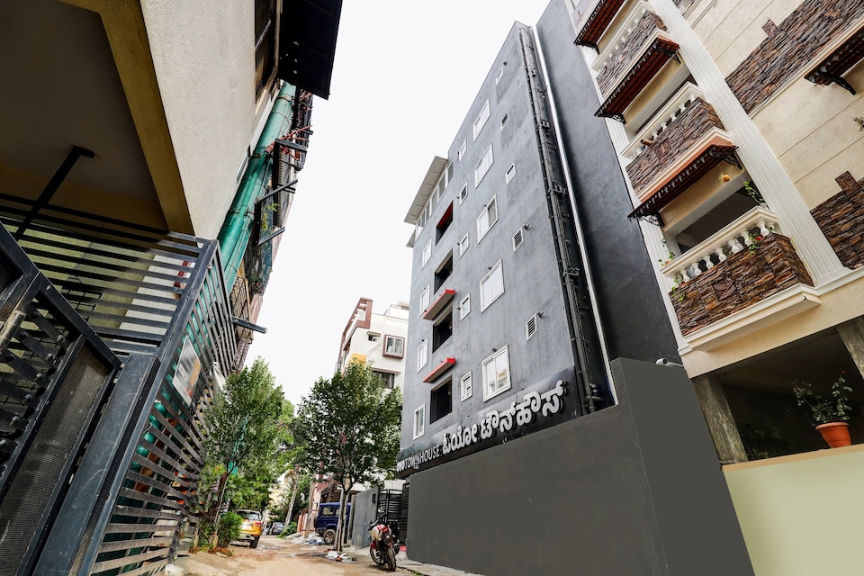 OYO TOWNHOUSE 490 Indira Nagar Extn., Indiranagar Extension Bangalore, Bangalore