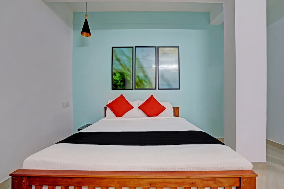 Capital O 81887 Siqeek Appartments, Kakkanad Kochi, Kochi