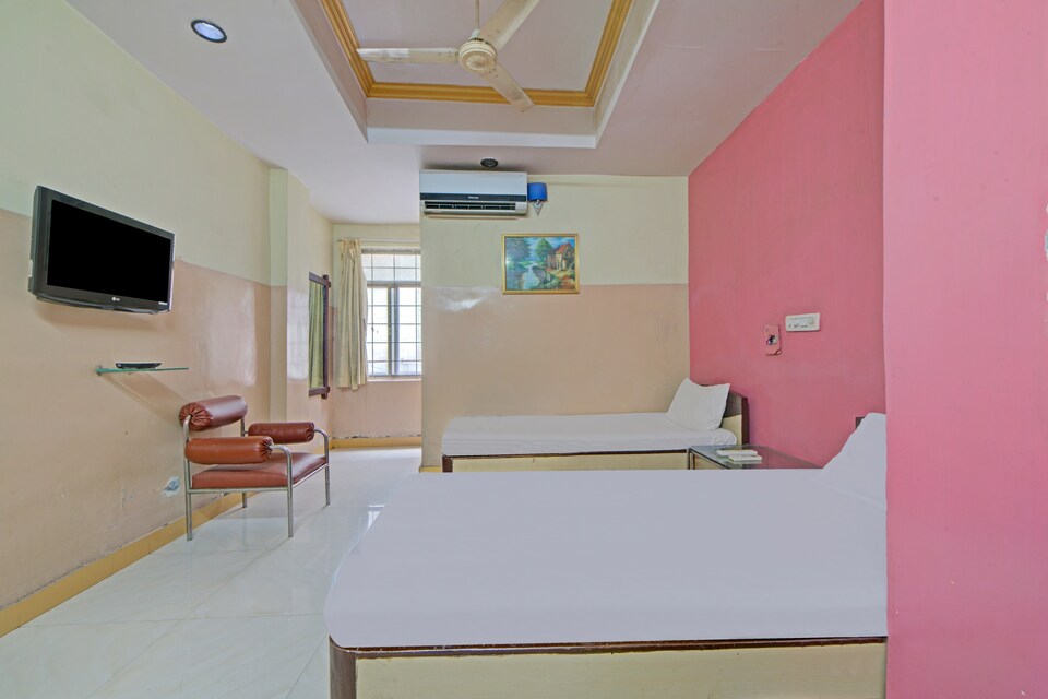 OYO Flagship 81896 Hotel Eashwar Residency, Secunderabad, Hyderabad