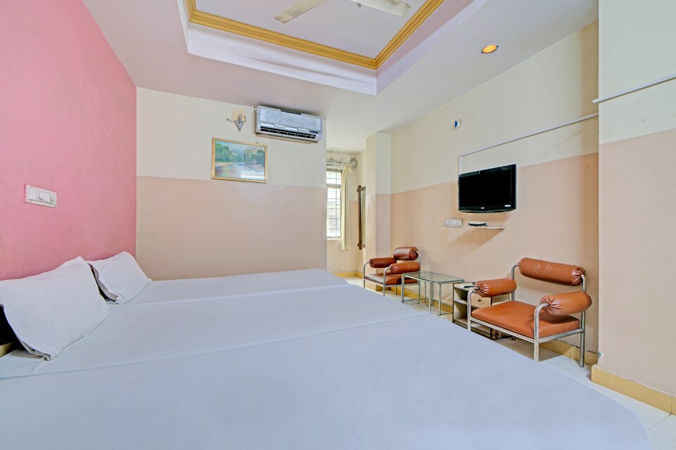 OYO Flagship 81896 Hotel Eashwar Residency, Secunderabad, Hyderabad