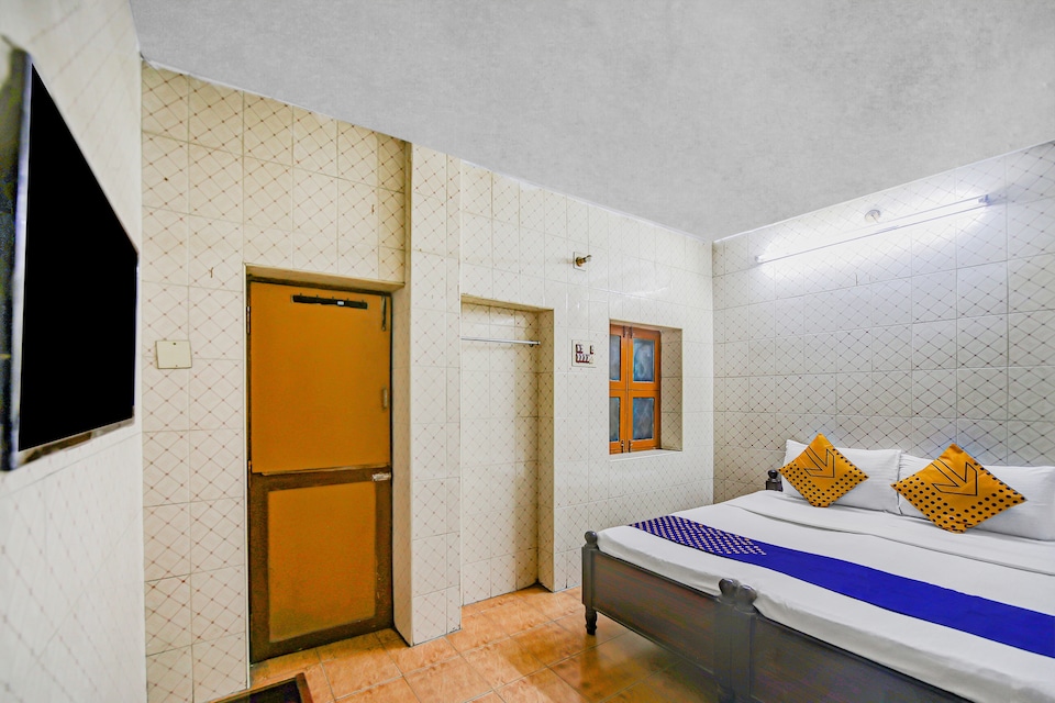 SPOT ON 81897 Sam Mansion, Mount Road, Chennai