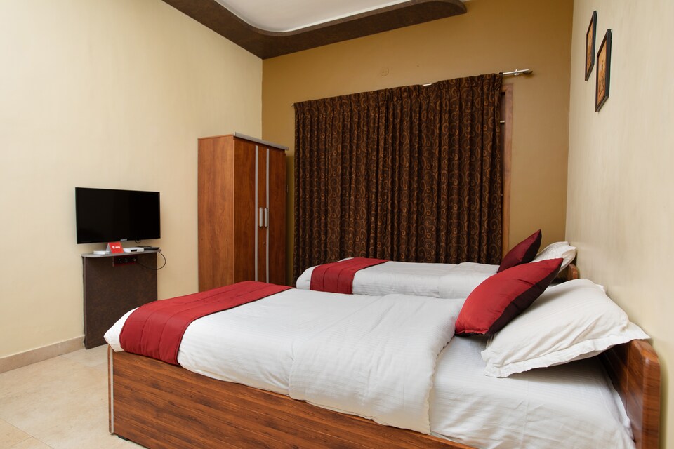 OYO 6810 Home Stay Anna Nagar, Maatuthavani Bus Stand, Madurai