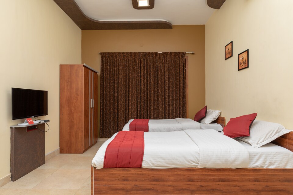 OYO 6810 Home Stay Anna Nagar, Maatuthavani Bus Stand, Madurai