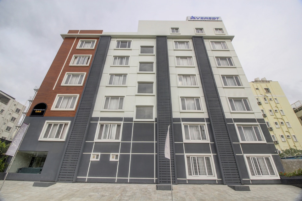 Townhouse OAK Halcyon Averest, Gachibowli, Hyderabad