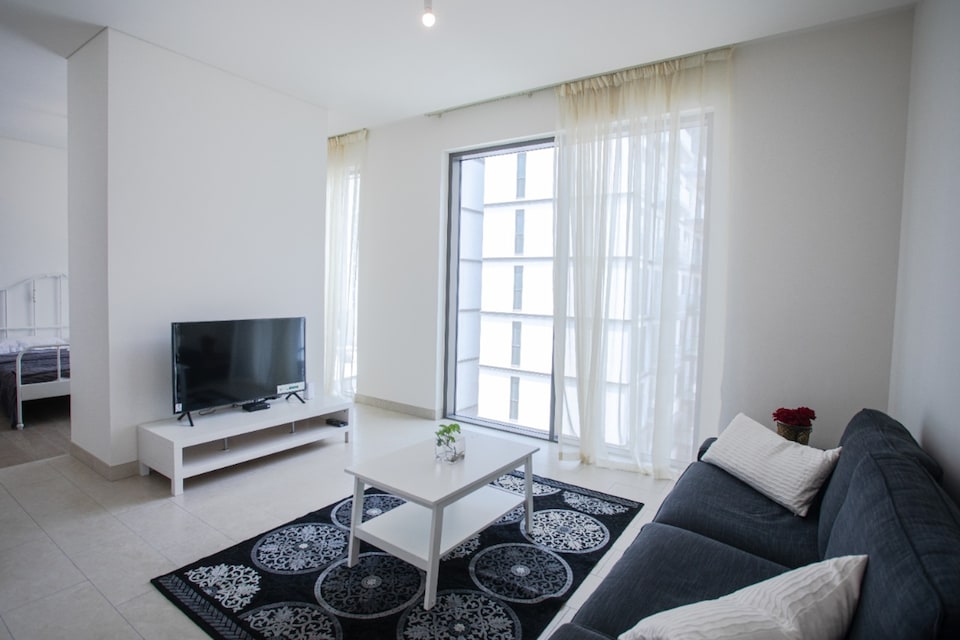 OYO 717 Home Sobha Hartland 2436, Jumeirah, Dubai