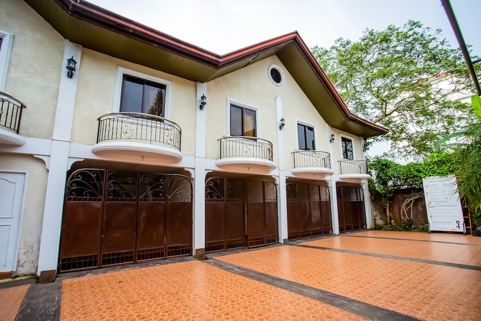 OYO 812 Laura's Hotel, Tagaytay, Tagaytay